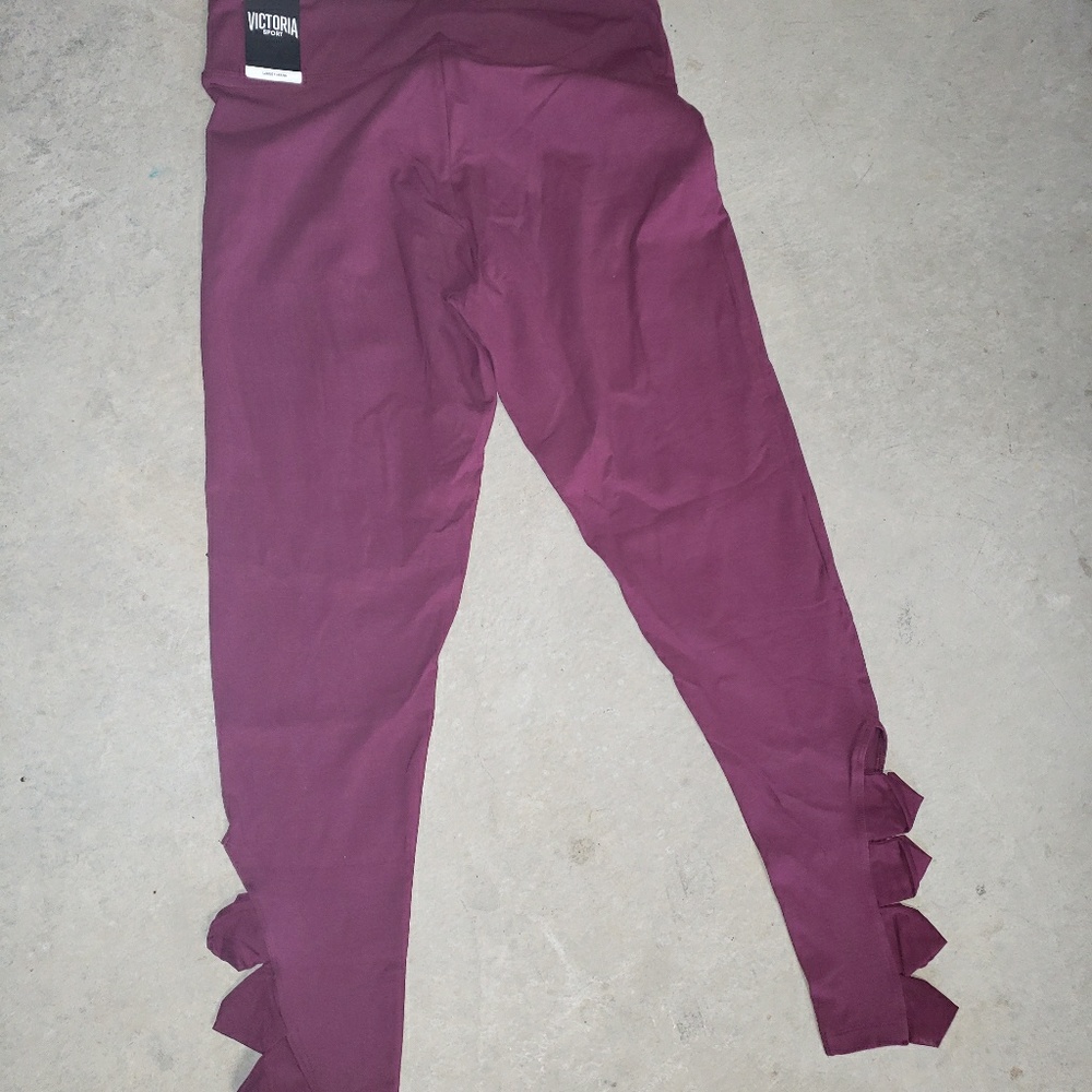 Victoria Secret Size Large Twist Legging